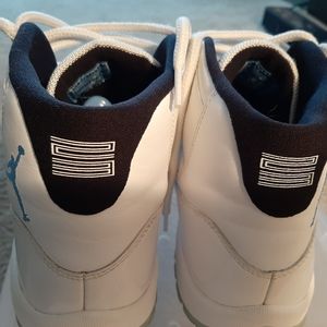 JORDAN 11s Legends